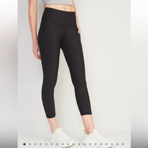 Old Navy Powersoft High waisted crop leggings